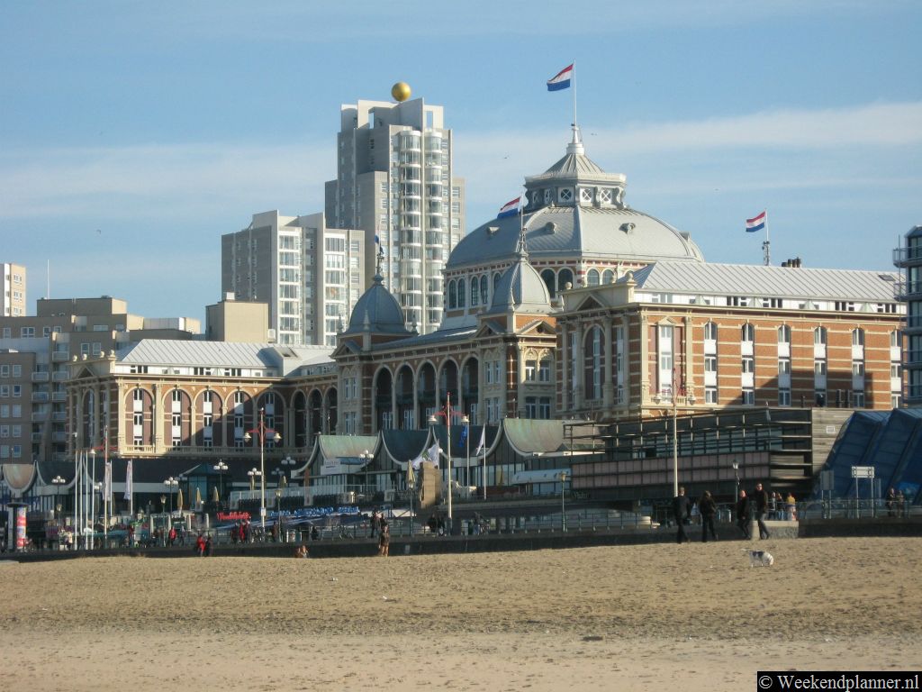 In Den Haag en zijn badplaatsen Scheveningen en Kijkduin kun je een weekendje shoppen en uitgaan combineren met een dagje naar het strand.   Een weekend in Den Haag.